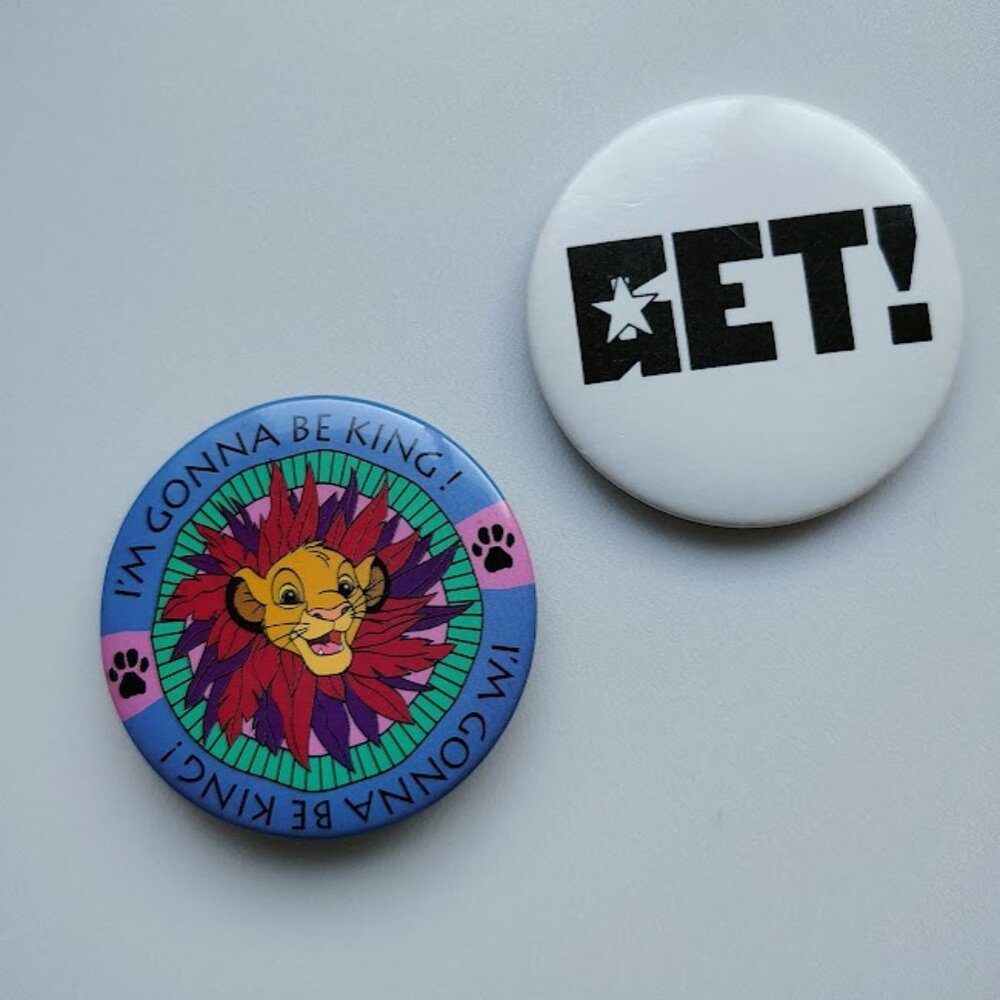 2 90's Pins OG Lion King Pin Button Simba "I'm Gonna Be King" + GET!